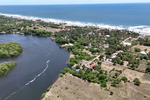 - El Salvador Realty