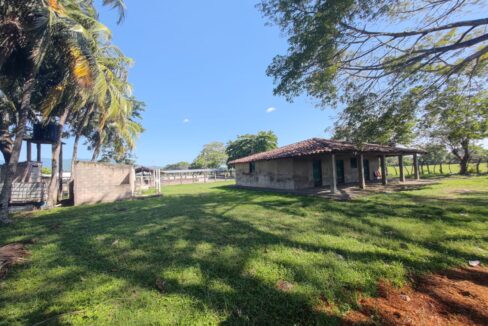 - El Salvador Realty