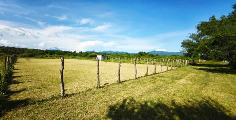 - El Salvador Realty
