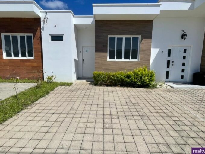 - El Salvador Realty