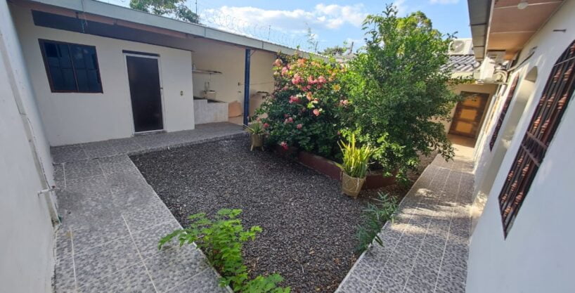 - El Salvador Realty