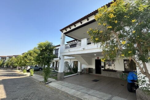 - El Salvador Realty