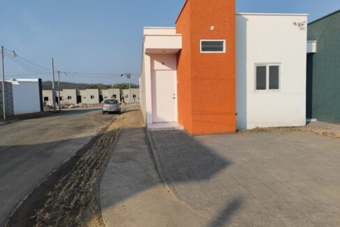 - El Salvador Realty
