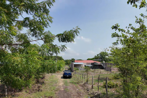 - El Salvador Realty