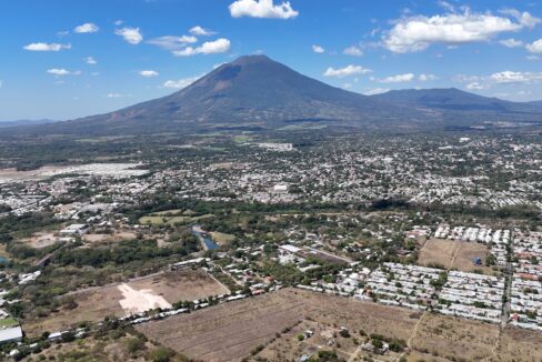 - El Salvador Realty