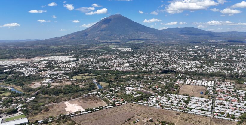 - El Salvador Realty